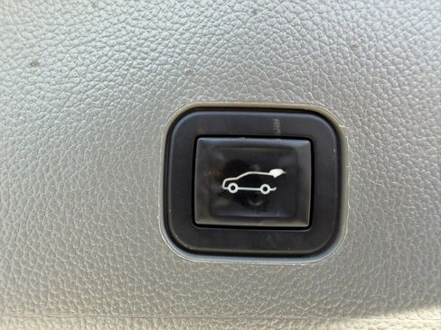 Used 2011 Cadillac SRX Luxury FWD image 31