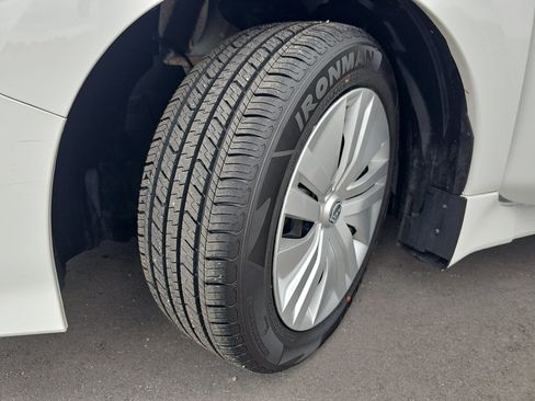 Used 2024 Nissan Leaf S FWD image 31