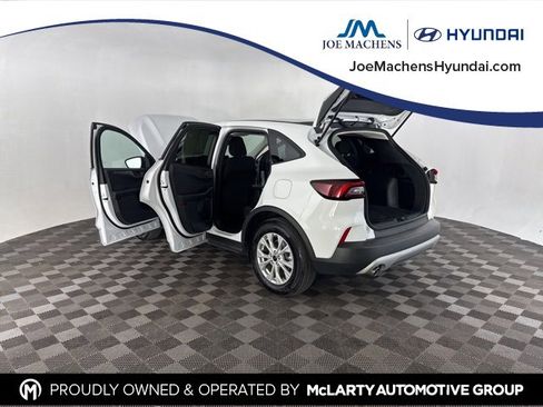 Used 2025 Ford Escape Active image 18