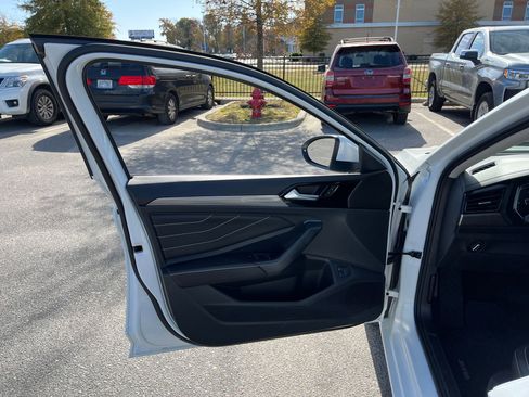 Used 2024 Volkswagen Jetta SEL image 24