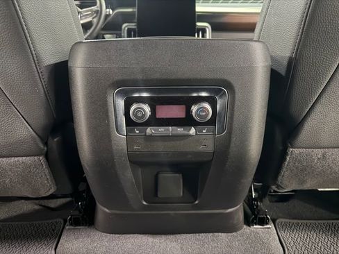 Certified 2025 GMC Yukon Denali image 29