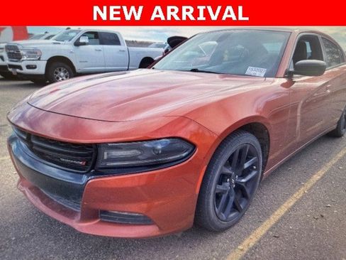 Used 2020 Dodge Charger SXT w/ Plus Group image 4