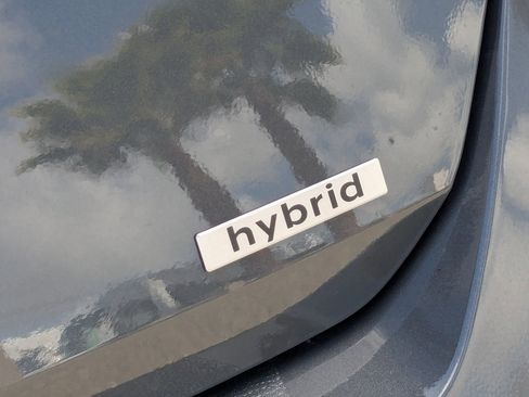 New 2025 Hyundai Elantra Limited image 22