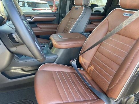 Used 2025 GMC Sierra 3500 Denali Ultimate image 16