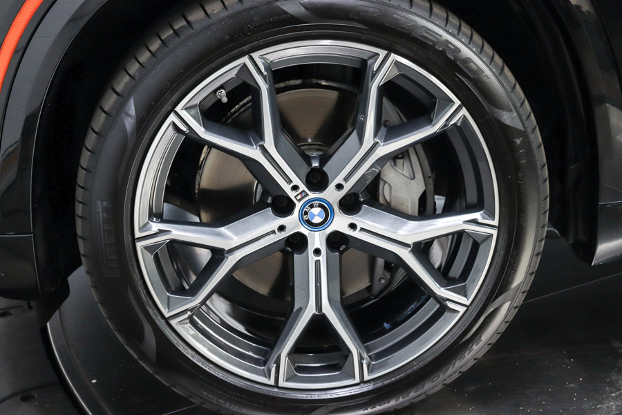 Certified 2024 BMW X5 xDrive50e w/ Executive Package AWD/4WD image 8