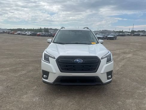 Used 2023 Subaru Forester Premium AWD/4WD image 2