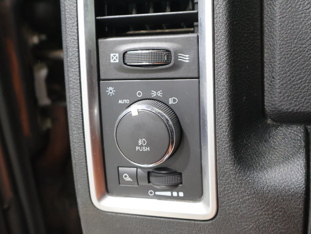 Used 2015 RAM 2500 Limited AWD/4WD image 30