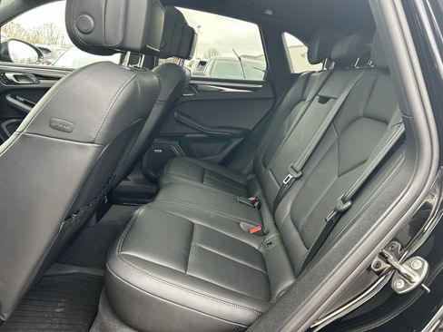 Used 2022 Porsche Macan image 23