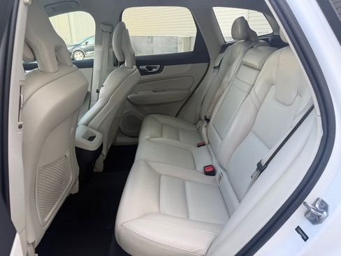 Used 2018 Volvo XC60 T5 Momentum w/ Convenience Package AWD/4WD image 26