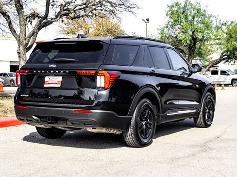 Used 2025 Ford Explorer Active image 5