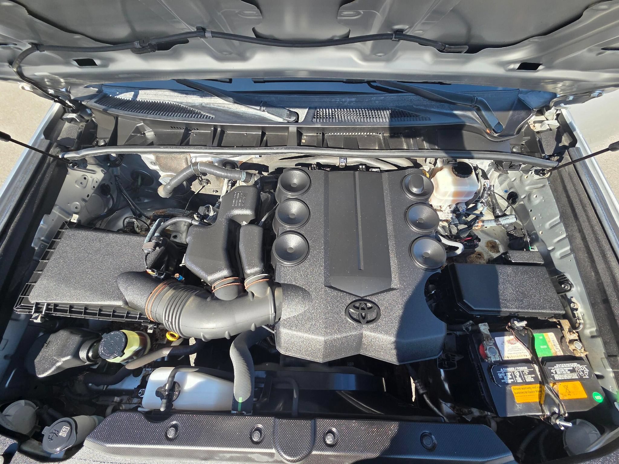 Used 2014 Toyota 4Runner Limited AWD/4WD image 9