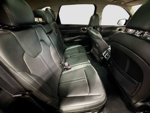 Used 2023 Kia Sorento S w/ Panoramic Sunroof Package AWD/4WD image 29