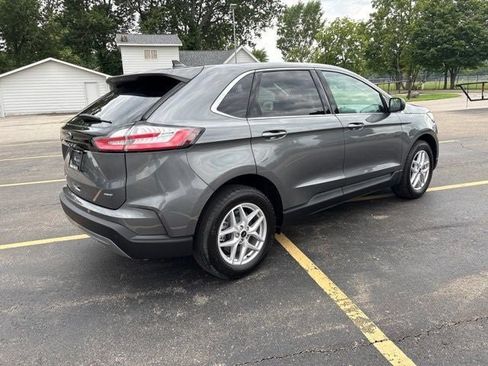 Used 2024 Ford Edge SEL w/ Convenience Package AWD/4WD image 3
