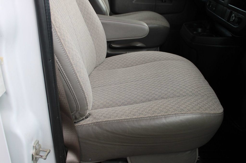 Used 2017 Chevrolet Express 3500 LT w/ LT Preferred Equipment Group RWD image 12