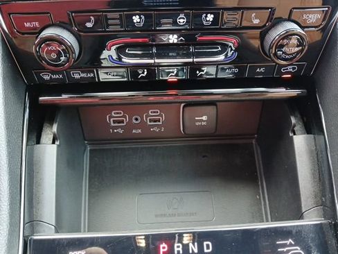 Used 2023 Jeep Grand Cherokee L Summit w/ Luxury Tech Group V AWD/4WD image 50