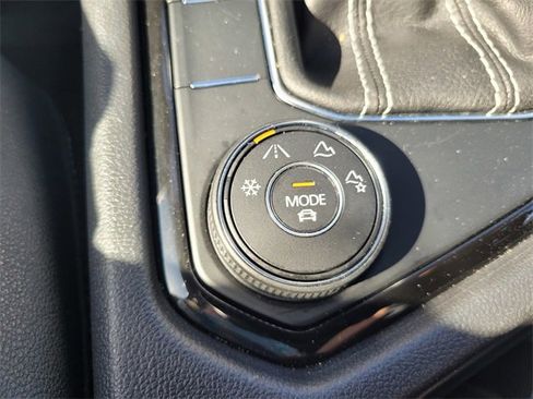 Used 2024 Volkswagen Taos SE image 26