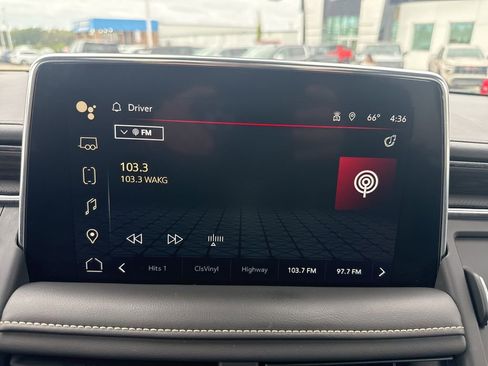 Used 2023 GMC Yukon SLT w/ SLT Premium Package image 20