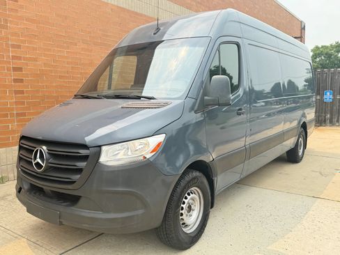 Used 2019 Mercedes-Benz Sprinter 170 image 3