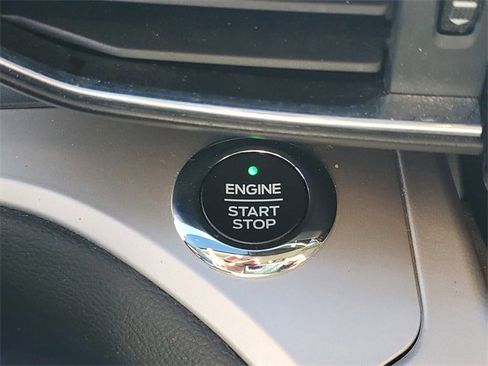 Used 2021 Ford Explorer XLT w/ Equipment Group 202A image 30