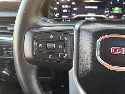 Used 2023 GMC Yukon SLT w/ SLT Premium Package AWD/4WD image 19
