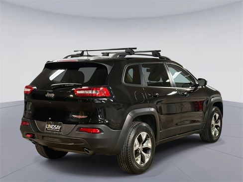 Used 2017 Jeep Cherokee Trailhawk w/ Comfort/Convenience Group image 10