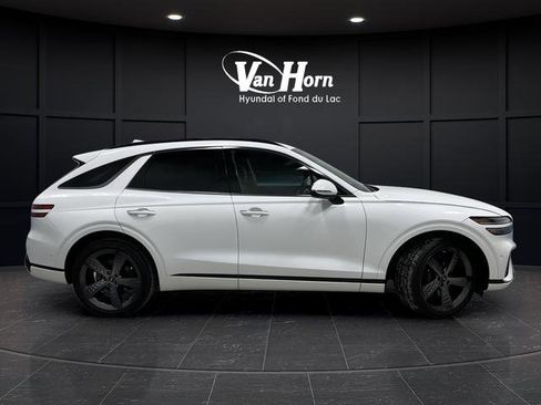 Used 2025 Genesis GV70 2.5T w/ Sport Prestige Package image 2