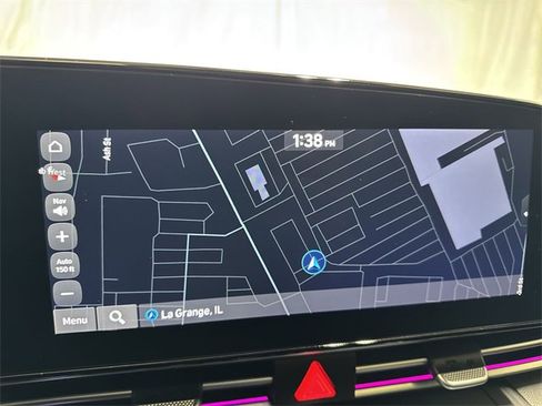 Used 2024 Hyundai Elantra Limited image 18