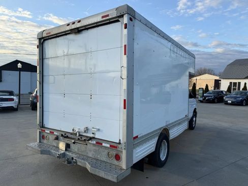 Used 2012 Ford E-450 and Econoline 450 Super Duty RWD image 5