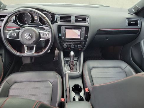 Used 2018 Volkswagen Jetta GLI image 2