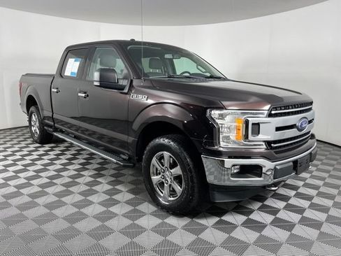 Used 2018 Ford F150 XLT w/ Equipment Group 302A Luxury AWD/4WD image 3