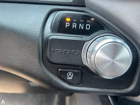 Certified 2024 RAM 1500 Laramie RWD image 26