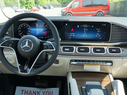New 2026 Mercedes-Benz GLS 450 4MATIC image 34