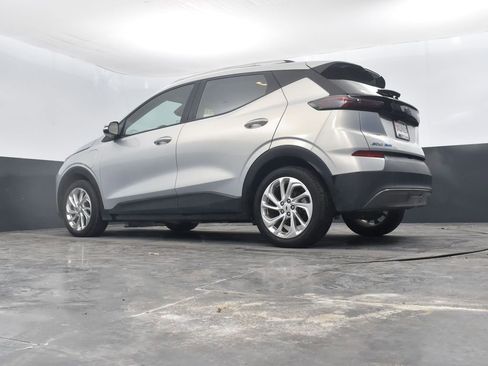 Used 2023 Chevrolet Bolt EUV LT image 43