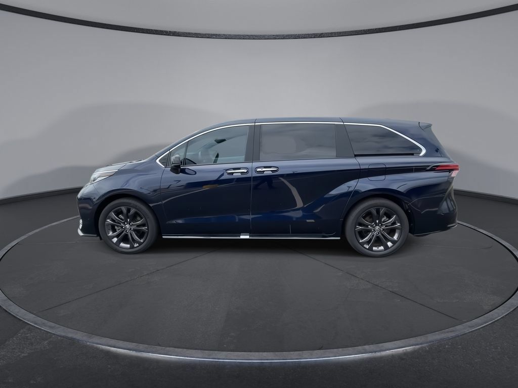 Used 2024 Toyota Sienna XSE FWD image 6