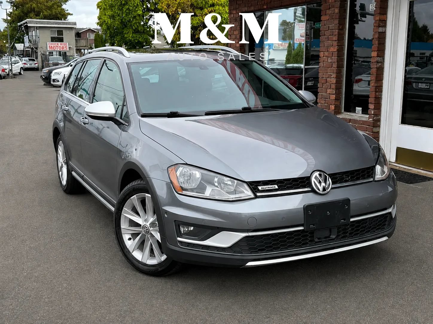 Used 2017 Volkswagen Golf Alltrack SE AWD/4WD image 1