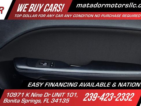 Used 2021 Dodge Challenger SXT RWD image 14