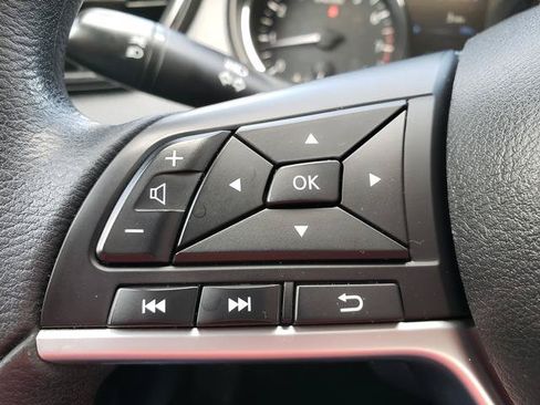 Used 2017 Nissan Rogue S AWD/4WD image 21