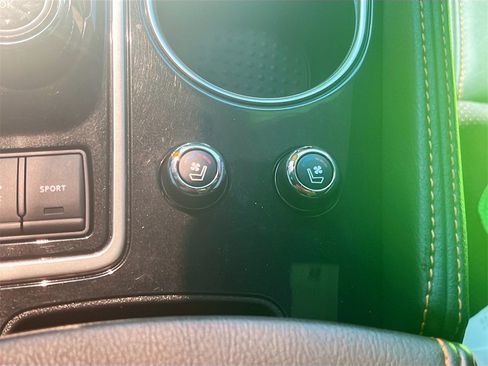 Used 2023 Nissan Maxima SR w/ Sport Mat Group image 21