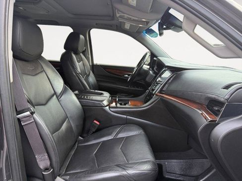 Used 2015 Cadillac Escalade Premium image 9