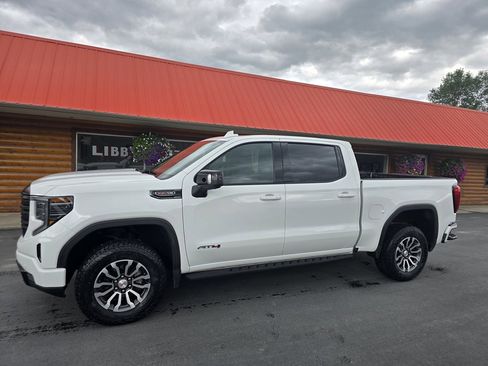Used 2023 GMC Sierra 1500 AT4 w/ AT4 Preferred Package image 1