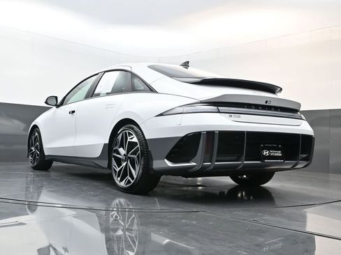 Used 2024 Hyundai Ioniq 6 SEL image 25