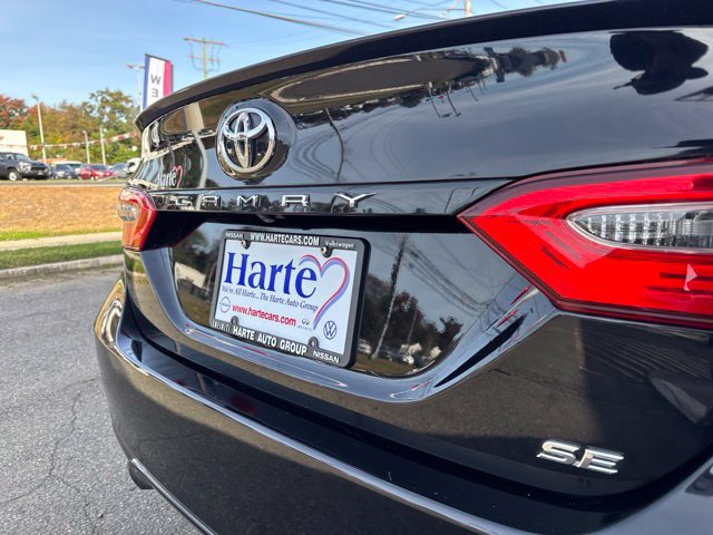 Used 2018 Toyota Camry SE w/ Convenience Package FWD image 9