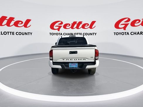 Certified 2022 Toyota Tacoma TRD Off-Road image 7