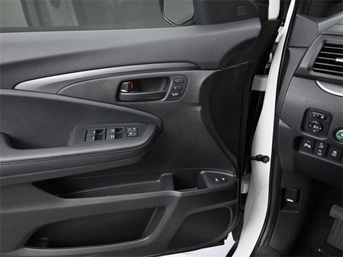 New 2025 Honda Passport EX-L image 16