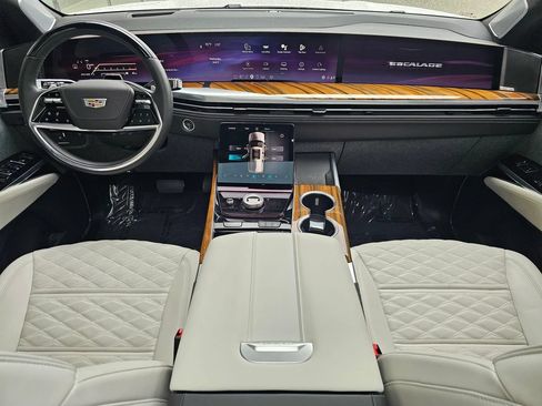 Certified 2025 Cadillac Escalade Sport Platinum AWD/4WD image 20
