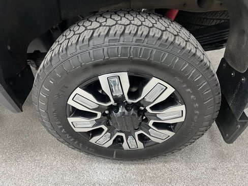 Used 2024 GMC Sierra 2500 Denali image 19