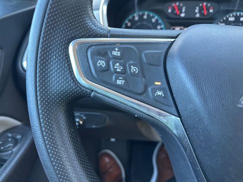 Used 2020 Chevrolet Equinox LS image 39