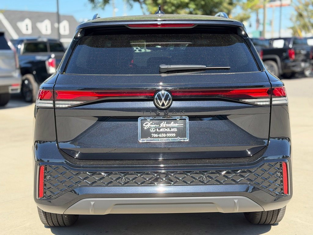 Used 2026 Volkswagen Tiguan SE R-Line FWD image 5