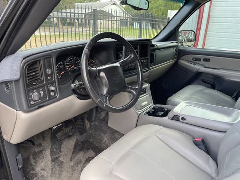 Used 2002 Chevrolet Tahoe LT image 10