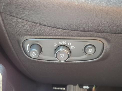 Used 2020 Chevrolet Equinox LT FWD image 15